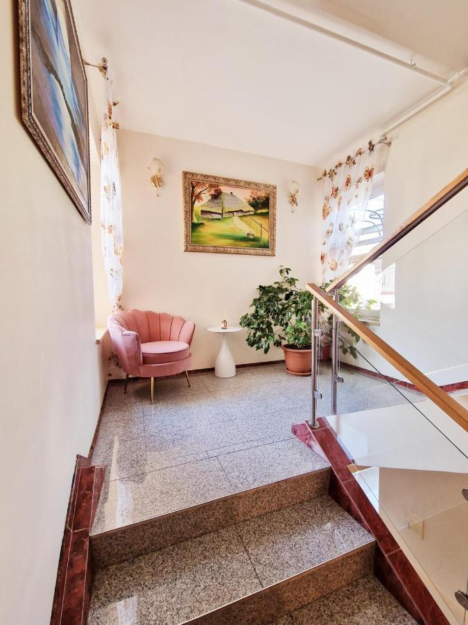 Justinos Vila Palanga Luaran gambar
